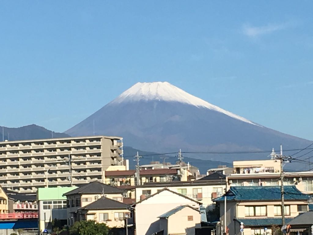 富士山初冠雪