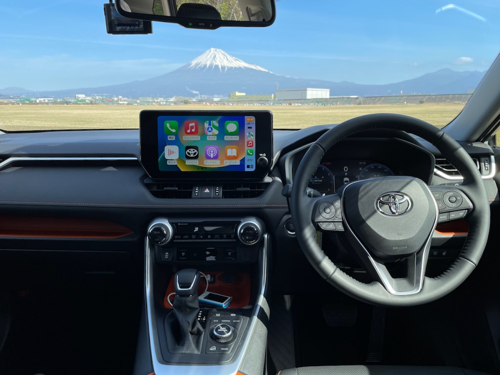 RAV4 Adventure の車内