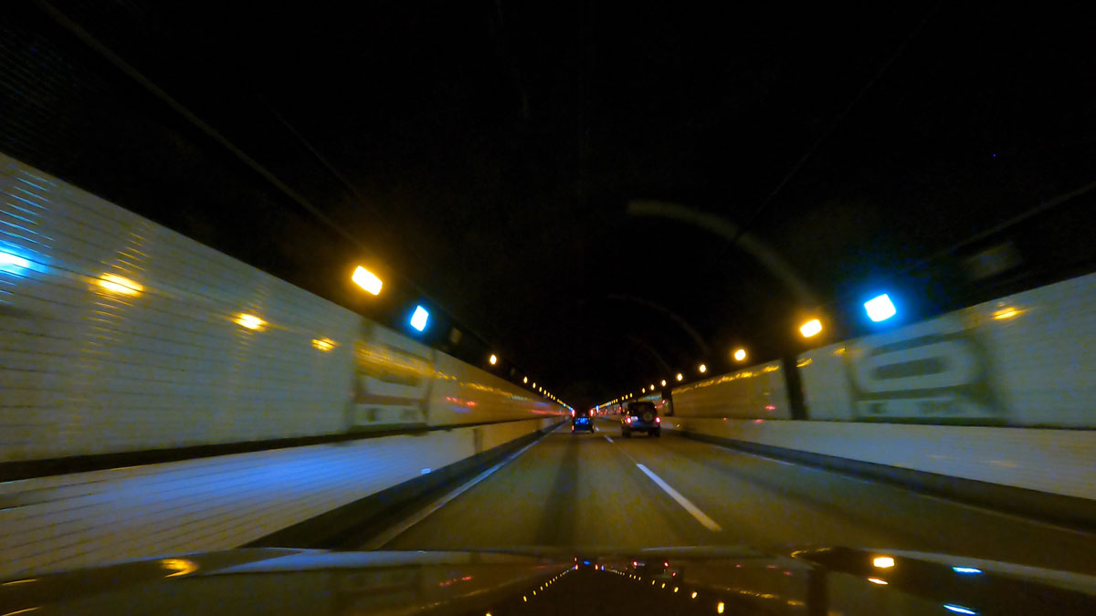 左は出口までの距離、右は出口からの距離