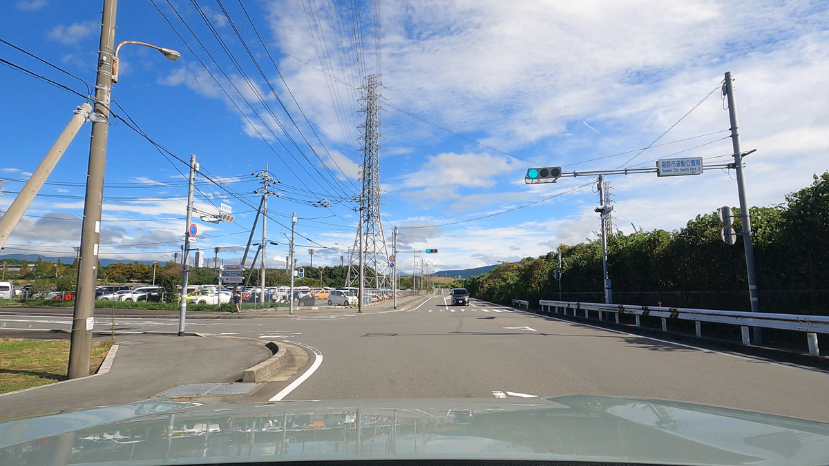 裾野市運動公園南交差点を左折